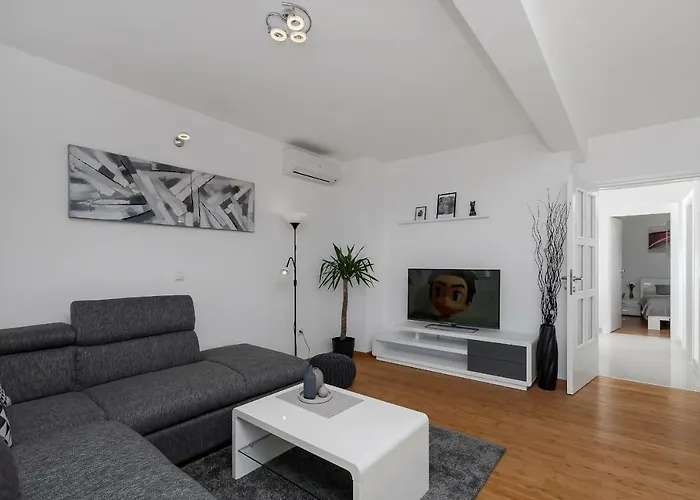 Apartment Silver