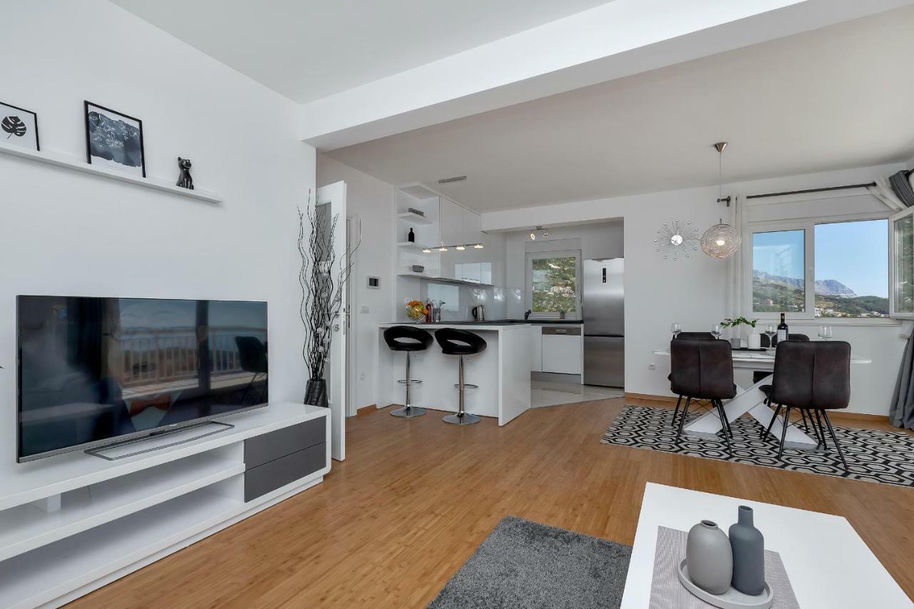 Silver Apartment