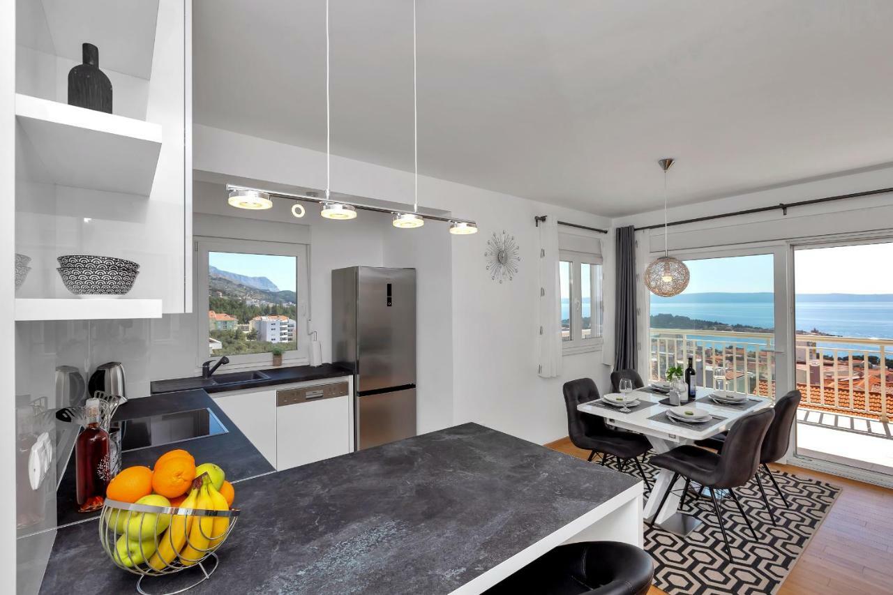 Silver Makarska